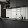 "Rivestimento in pasta bianca formato 10x10 cm colore bianco lucido diamantato, ideale per bagni e cucine in stile moderno e vintage minimalista"