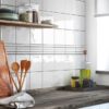 "Rivestimento in pasta bianca formato 15x15 cm colore bianco lucido, ideale per bagni e cucine in stile moderno e vintage minimalista"