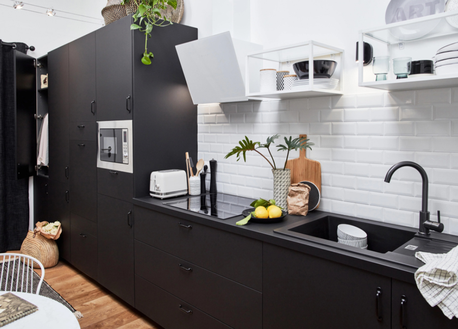 "Rivestimento in pasta bianca formato 7,5x15 cm colore bianco lucido, ideale per bagni e cucine in stile moderno e vintage minimalista"