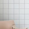 "Rivestimento in pasta bianca formato 15x15 cm colore bianco opaco, ideale per bagni e cucine in stile moderno e vintage minimalista"