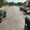 Piastrella gres porcellanato antiscivolo da esterno 60x60 cm. effetto pietra Grigio Rossa. Ceramica Florim.