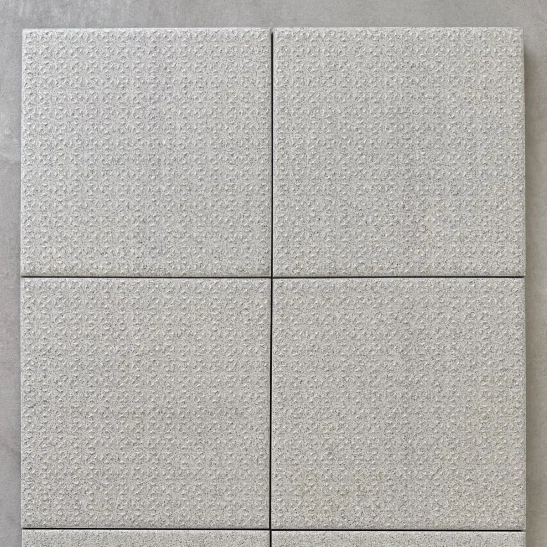 Piastrella gres porcellanato tutta massa spessore 12mm. da esterno R11 20x20 cm. Marazzi SistemT_gr Grigio Chiaro Diamond effetto Granito antiscivolo.