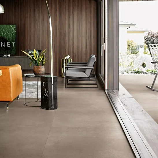 Piastrella gres porcellanato spessore 2cm. da esterno R11 60x120 cm. Florim Easy Life Caffelatte effetto cemento.