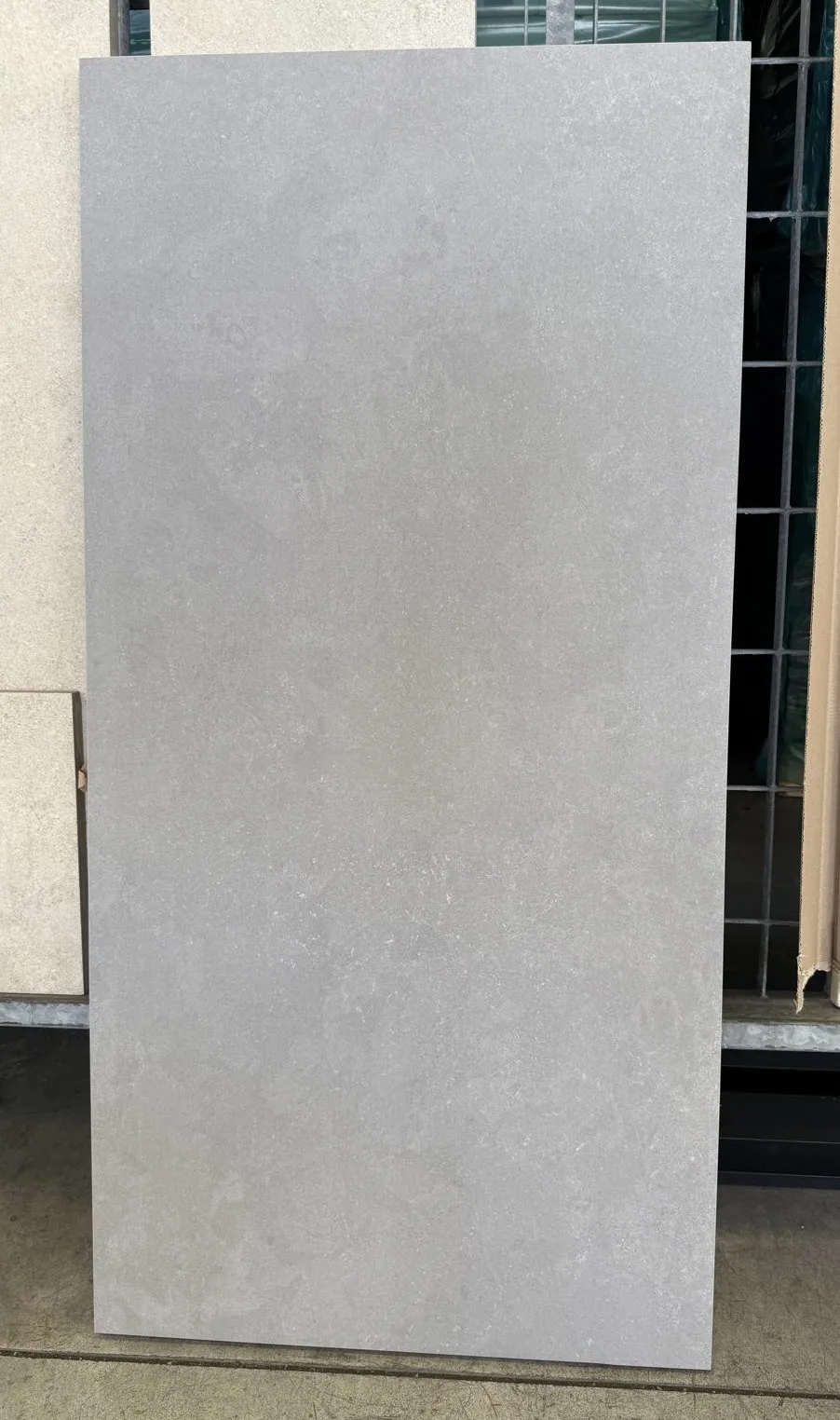 Piastrella gres porcellanato spessore 2cm. da esterno 60x120 cm. ABK Group effetto cemento.